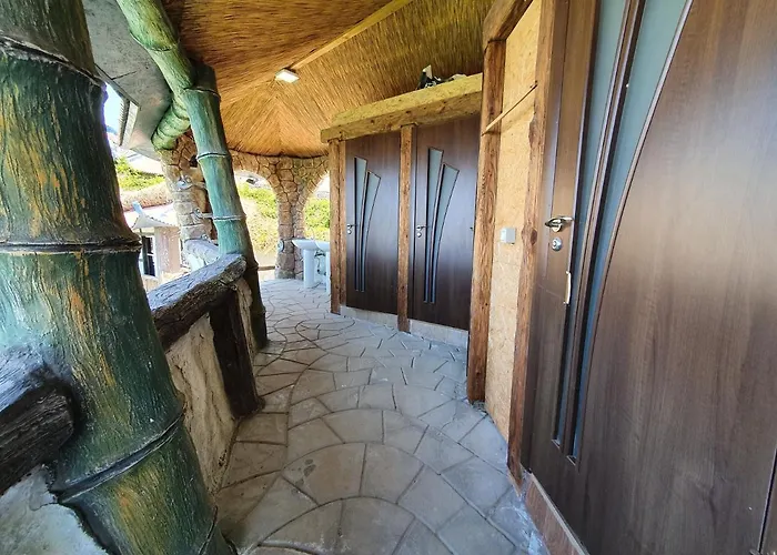 Hostal La Casa Nova *